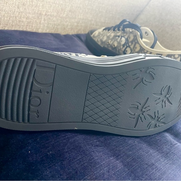 Dior B23 Low Oblique Blue
Barely Pre Owned in excellent condition - Picture 4 of 7